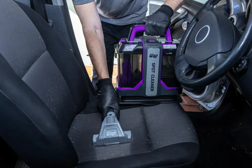 Extratora de Sujeira Portátil WAP Spot Cleaner W3 Borrifa Esfrega e Extrai 1450W de Potência e Bico de Autolimpeza