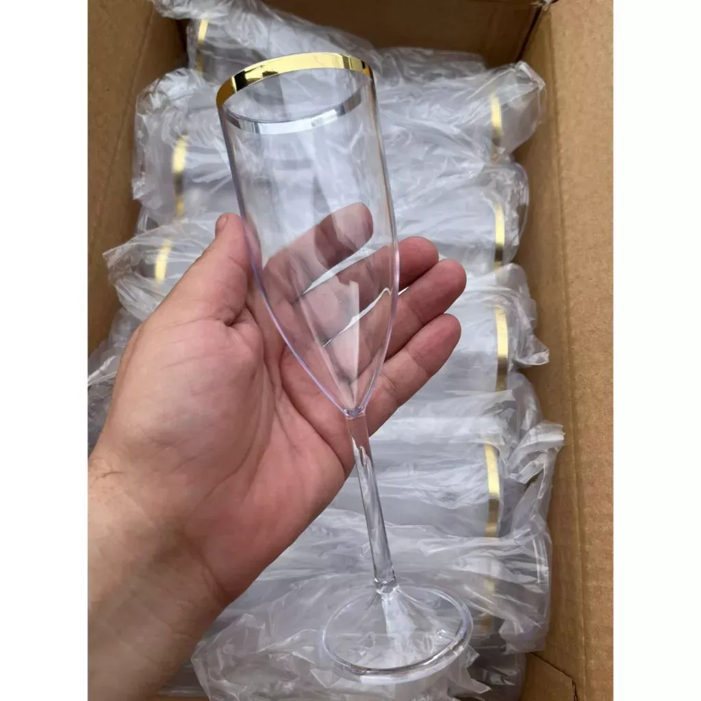 Kit com 10 Taças de Champanhe / Espumante Acrílico - Transparente Com Borda Dourada - Obs: Liso, sem personalização